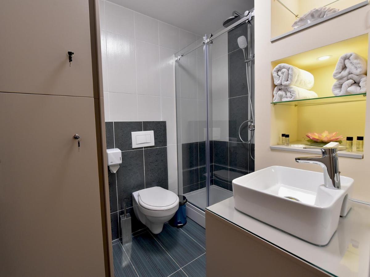 Sky Lux Apartman กอร์นีย์มิลาโนวัซ ภายนอก รูปภาพ